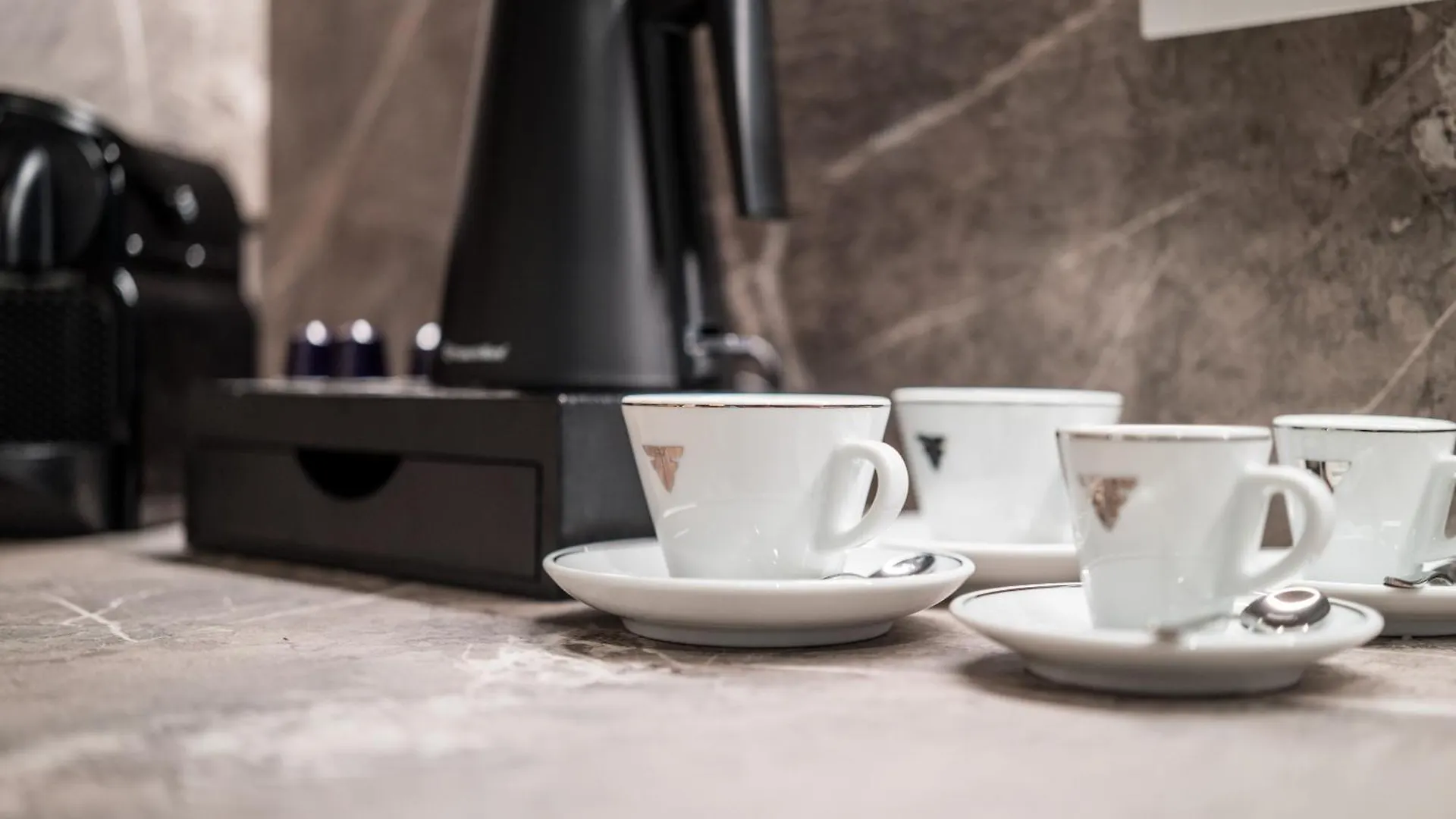 Compagnoni Suite Luxe - Spa & Wellness Milan Apartment
